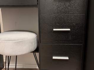 Kleiner Schminktisch mit Spiegel (LED) und Hocker Kleiner Schminktisch mit Spiegel (LED) und Hocker