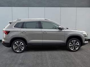 Karoq Selection AHK+KAMERA+EL.HECKKL.+SHZ+ACC..., 40911 €, Auto & Fahrrad-Autos in 6844 Gemeinde Altach