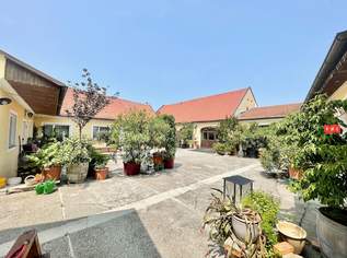 Zweifamilienhaus mit Innenhof, Garagen und Erweiterungspotenzial Nähe Stift Göttweig bei Krems, 550000 €, Immobilien-Häuser in 3511 Furth bei Göttweig
