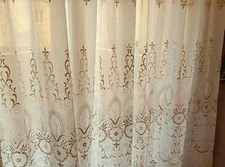 Bodenlange Gardinen, zweimal 270 x 245 cm Bodenlange Gardinen, zweimal 270 x 245 cm