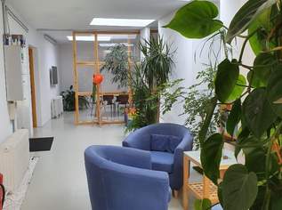 Separater Büroraum mit 2 Arbeitsplätzen in kreativer Ateliergemeinschaft in 1160 Wien, Hippviertel