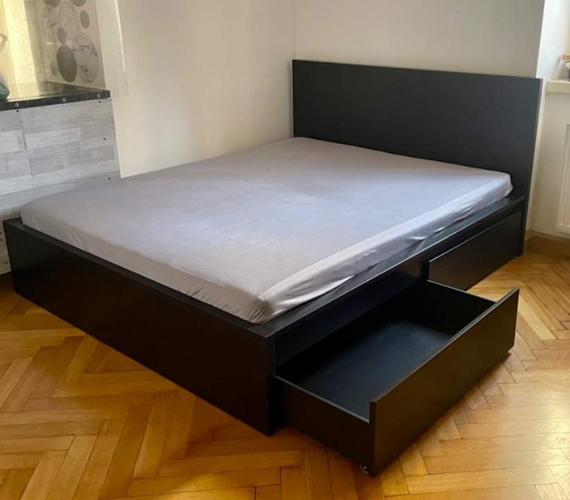 Doppelbett inkl. Latenrost & 2 Stauladen Doppelbett inkl. Latenrost & 2 Stauladen