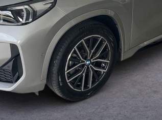X1 sDrive Aut. 18i M-SPORT /AHK/PANO-DA/H&K/ ..., 50508 €, Auto & Fahrrad-Autos in 6844 Gemeinde Altach