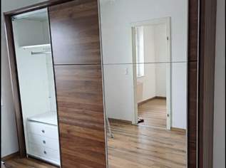 Kleiderschrank , 200 €, Marktplatz-Antiquitäten, Sammlerobjekte & Kunst in 7142 Illmitz