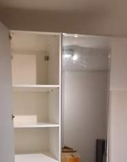 Zwei Spiegelschränke je 300€