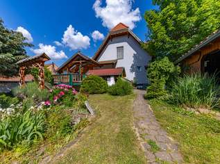 Sonniges Stadthaus mit Terrassen, Garage und Gartenidylle in Hollabrunn!, 479000 €, Immobilien-Häuser in 2020 Hollabrunn