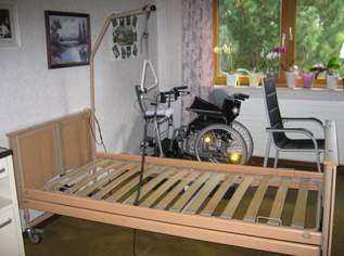 Pflegebett  Elektrisch leichte Gebrauchsspuren, 550 €, Haus, Bau, Garten-Möbel & Sanitär in 8832 Oberwölz