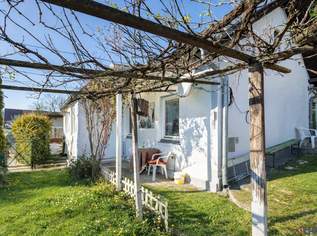 ENTZÜCKENDES KLEINFAMILIENHAUS MIT WEINKELLER / SCHÖNER GARTEN MIT TERRASSE, GRILLHÜTTE UND SCHUPFEN / VIEL POTENZIAL / RUHIGE SIEDLUNGSLAGE, 229000 €, Immobilien-Häuser in 2752 Wöllersdorf ENTZÜCKENDES KLEINFAMILIENHAUS MIT WEINKELLER / SCHÖNER GARTEN MIT TERRASSE, GRILLHÜTTE UND SCHUPFEN / VIEL POTENZIAL / RUHIGE SIEDLUNGSLAGE, 229000 €, Immobilien-Häuser in 2752 Wöllersdorf