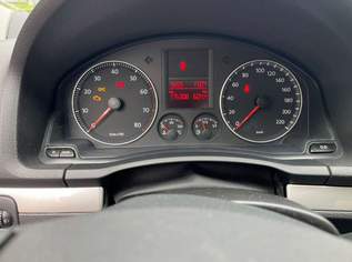VW Golf 1,4 Rabbit Klein-/ Kompaktwagen, 3890 €, Auto & Fahrrad-Autos in 2000 Gemeinde Stockerau VW Golf 1,4 Rabbit Klein-/ Kompaktwagen, 3890 €, Auto & Fahrrad-Autos in 2000 Gemeinde Stockerau
