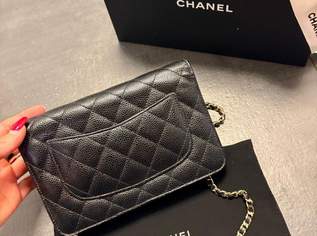 Chanel Classic Wallet on Chain (WOC) – Black Caviar mit Gold Chanel Classic Wallet on Chain (WOC) – Black Caviar mit Gold