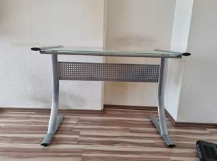 Glasschreibtisch, 20 €, Haus, Bau, Garten-Möbel & Sanitär in 1200 Brigittenau Glasschreibtisch, 20 €, Haus, Bau, Garten-Möbel & Sanitär in 1200 Brigittenau