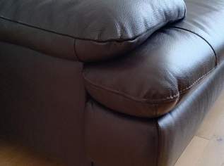 Verkaufe Sofa in Echtleder, Farbe Dunkelbraun.