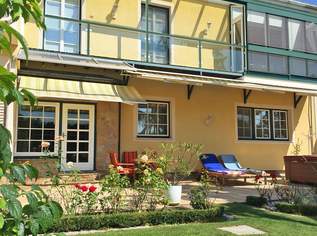 Ruhiger Familiensitz mit Fernblick, ebenem Garten und drei Garagen Nähe TULLN, 650000 €, Immobilien-Häuser in 3701 Großweikersdorf