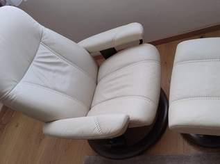 Verkaufe STRESSLESS Sessel inkl. Hocker, Echtleder, Farbe Creme., 450 €, Haus, Bau, Garten-Möbel & Sanitär in 2821 Lanzenkirchen