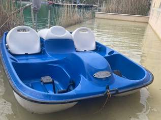 Tretboot , 650 €, Auto & Fahrrad-Boote in 3452 Gemeinde Atzenbrugg Tretboot , 650 €, Auto & Fahrrad-Boote in 3452 Gemeinde Atzenbrugg
