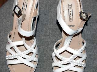 Damen Sandaletten mit Keilabsatz weiß Marke 5th Avenue Größe 40 Damen Sandaletten mit Keilabsatz weiß Marke 5th Avenue Größe 40