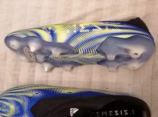 Neue Adidas Fußballschuhe, Größe 43. Neue Adidas Fußballschuhe, Größe 43.
