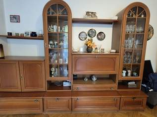Wandverbau mit Bar und Glassvitrinen, 100 €, Marktplatz-Sammlungen & Haushaltsauflösungen in 1110 Simmering Wandverbau mit Bar und Glassvitrinen, 100 €, Marktplatz-Sammlungen & Haushaltsauflösungen in 1110 Simmering