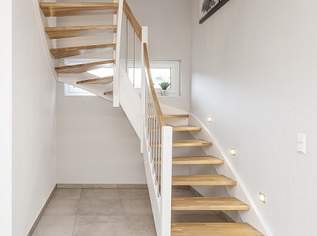 Exklusive Maisonette-Dachgeschosswohnung mit Dachgarten, Lift und 2 Garagenplätzen (Bj. 2012), 864000 €, Immobilien-Gewerbeobjekte in 2320 Schwechat