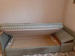 Schlafsofa mit Stauraum und integriertem Nachtkästchen ZU VERSCHENKEN