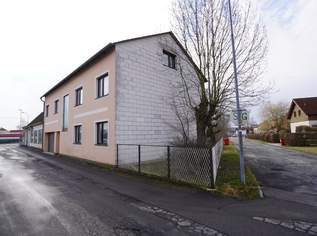 Schönes Stadt-Mehrparteien/Zinshaus mit Geschäftslokal nähe Zentrum, 149000 €, Immobilien-Häuser in 3812 Gemeinde Groß-Siegharts