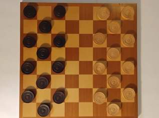 Damespiel aus Holz mit allen Figuren, 30 €, Marktplatz-Spiele, Bastelmaterial & Modellbau in 1030 Landstraße