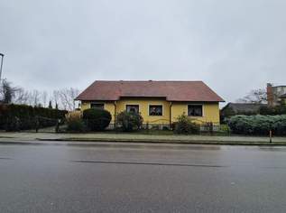 LIEBEVOLLER, SEHR GEPFLEGTER BUNGALOW SAMT NEBENGEBÄUDE MIT PARKÄHNLICHEM GARTEN IN TRAUMHAFTER WOHNLAGE MIT HERRLICHEM GRÜNBLICK DIREKT AN FELDER DER REGION ANGRENZEND, 450000 €, Immobilien-Häuser in 3463 Stetteldorf am Wagram