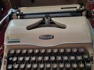 NOSTALGIE Triumph Schreibmaschine NOSTALGIE Triumph Schreibmaschine