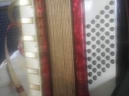Verkaufe Akkordeon  Hohner Student V, 899 €, Marktplatz-Musik & Musikinstrumente in 4800 Attnang-Puchheim
