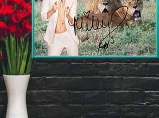 MILEY CYRUS Signierte Wanddekoration. Souvenir. Geschenkidee! Wandbild für Wohnraum, Küche, Bad, Schlafzimmer! Import. NEU! 60x45  cm.
