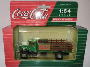 Coca-Cola Vintage Fahrzeug Metalldruckguss grün Mack Modell BM, 29 €, Marktplatz-Antiquitäten, Sammlerobjekte & Kunst in 4675 Weibern