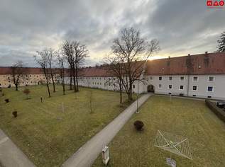 Außergewöhnliche 4-Zimmer-Familienwohnung in idyllischer Grünlage: im letzten Stockwerk mit Weitblick, durchdachter Raumaufteilung und unschlagbarem Preis!, 617.67 €, Immobilien-Wohnungen in 4400 Steyr Außergewöhnliche 4-Zimmer-Familienwohnung in idyllischer Grünlage: im letzten Stockwerk mit Weitblick, durchdachter Raumaufteilung und unschlagbarem Preis!, 617.67 €, Immobilien-Wohnungen in 4400 Steyr