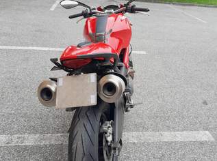 Ducati 696 monster