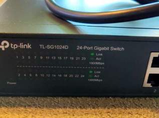 TP-Link TL-SG1024D Netzwerk LAN Gigabit Switch, 24x RJ-45 Netzwerk Switch mit 19 Zoll Montage Winkel