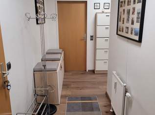 Modernisierte 3-Zimmer-Wohnung mit durchdachtem Grundriss in attraktiver Lage. Modernisierte 3-Zimmer-Wohnung mit durchdachtem Grundriss in attraktiver Lage.