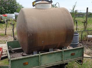 Einachsanhänger mit 1500 Liter Tank