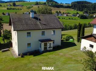 Großzügiges Einfamilienhaus mit Platz für zwei Wohneinheiten und gepflegtem Garten, 265000 €, Immobilien-Häuser in 4153 Peilstein im Mühlviertel