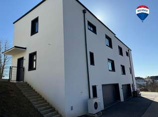 Doppelhaushälfte mit Doppelgarage und Blick über die "Sternenstadt" Peuerbach !, 355000 €, Immobilien-Häuser in 4722 Peuerbach Doppelhaushälfte mit Doppelgarage und Blick über die "Sternenstadt" Peuerbach !, 355000 €, Immobilien-Häuser in 4722 Peuerbach