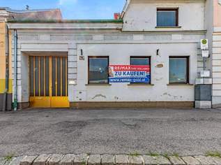 EINFAMILIENHAUS IM ZENTRUM MIT NEBENGEBÄUDE UND GROßEM GRUNDSTÜCK!, 250000 €, Immobilien-Häuser in 2020 Hollabrunn