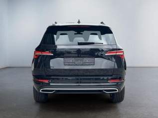 Karoq 2,0 TDI DSG Sportline 2ZKli AHK ACC SHT..., 44624 €, Auto & Fahrrad-Autos in 6844 Gemeinde Altach