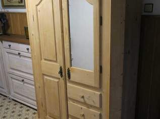 Massivholzschrank Fichte gebeizt mit Spiegel, 400 €, Haus, Bau, Garten-Möbel & Sanitär in Deutschland