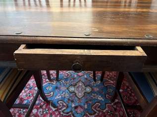 Esszimmergarnitur i. ital. Stil