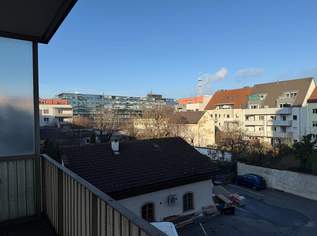 Potenzial pur: Sanierungsbedürftige 2-Zimmer-Wohnung mit Balkon, 113500 €, Immobilien-Wohnungen in Oberösterreich