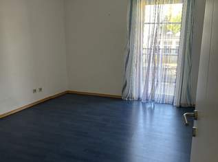 Schöne 3-Zimmer-Wohnung mit Balkon und Einbauküche in Wiener Neustadt