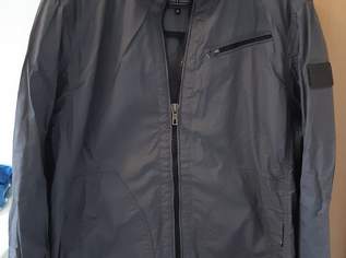 Schöne Jacke Regenjacke Petrol Industries grau schwarz Größe M NEU Schöne Jacke Regenjacke Petrol Industries grau schwarz Größe M NEU