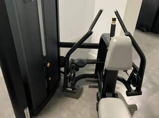 Komplettset Profi-Fitnessgeräte: Life Fitness, Hammer Strength & Technogym