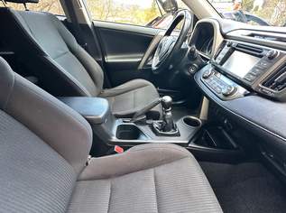 Toyota RAV4 2,2 D-4D Elegance 4WD SUV, 12900 €, Auto & Fahrrad-Autos in 8010 Graz
