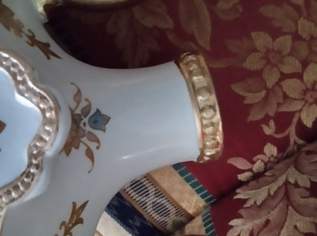 Goldvase für Vitrine 