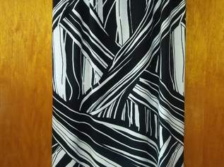 Sexy Sommerrock, schwarz-weiß, lang, eng geschnitten, Größe 36, 5 €, Kleidung & Schmuck-Damenkleidung in 6020 Pradl