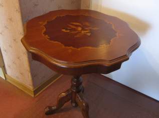 Italienischer Intarsien Tisch, Beistelltisch, Stiltisch, Weintisch, 80 €, Haus, Bau, Garten-Möbel & Sanitär in 1150 Rudolfsheim-Fünfhaus